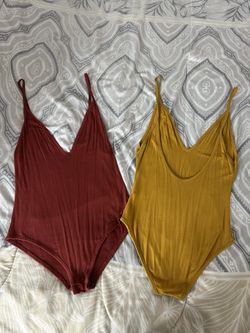 Boohoo Open V Bodysuit 