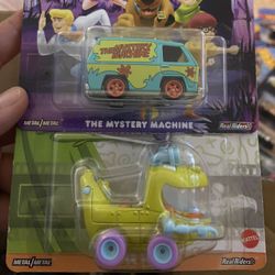 Hot Wheels Premiums, Mystery Machine And Reptar Wagon.