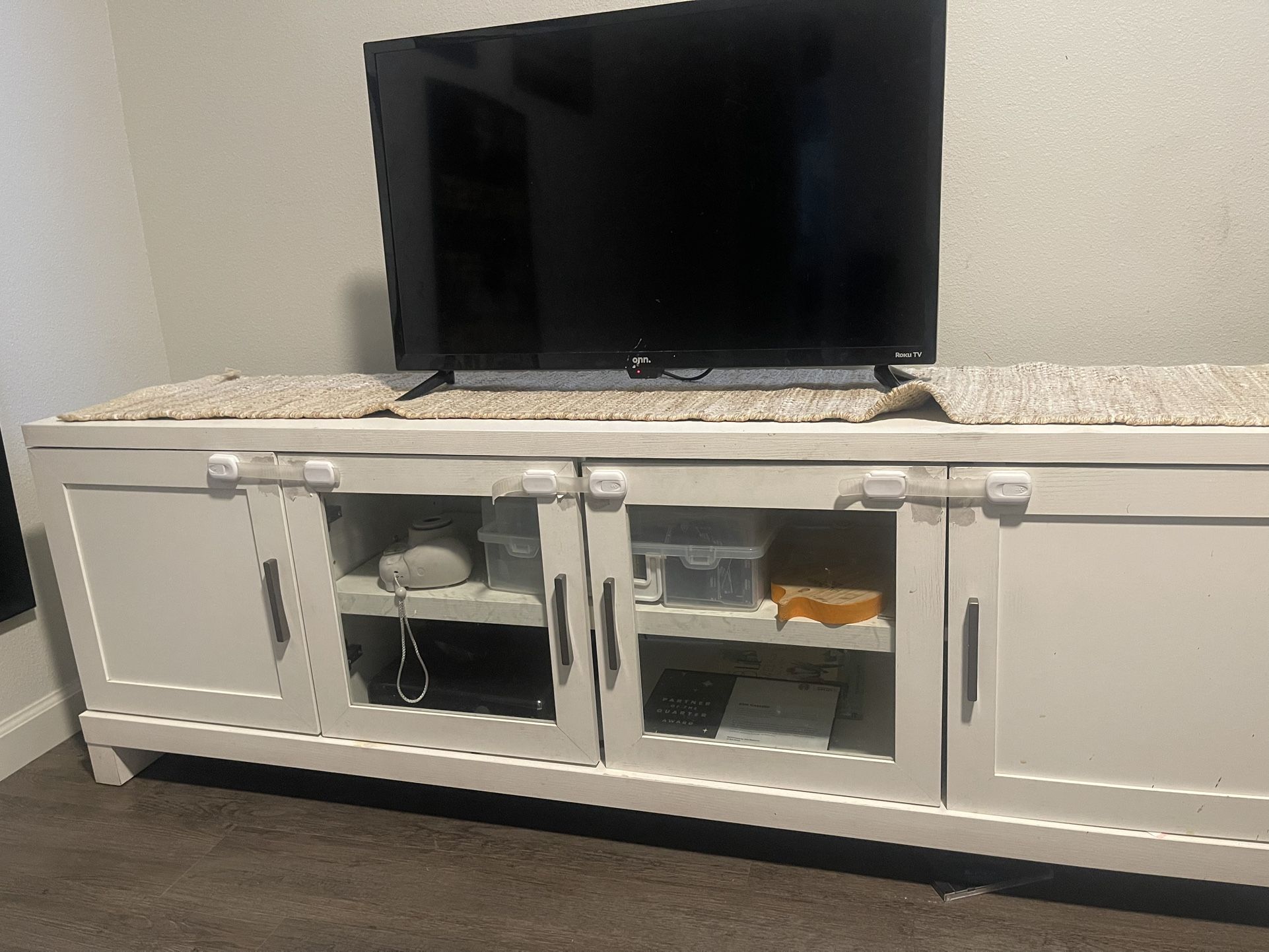 Tv Stand With 32 Inch Tv