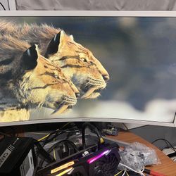 Samsung 32” Curved Monitor 