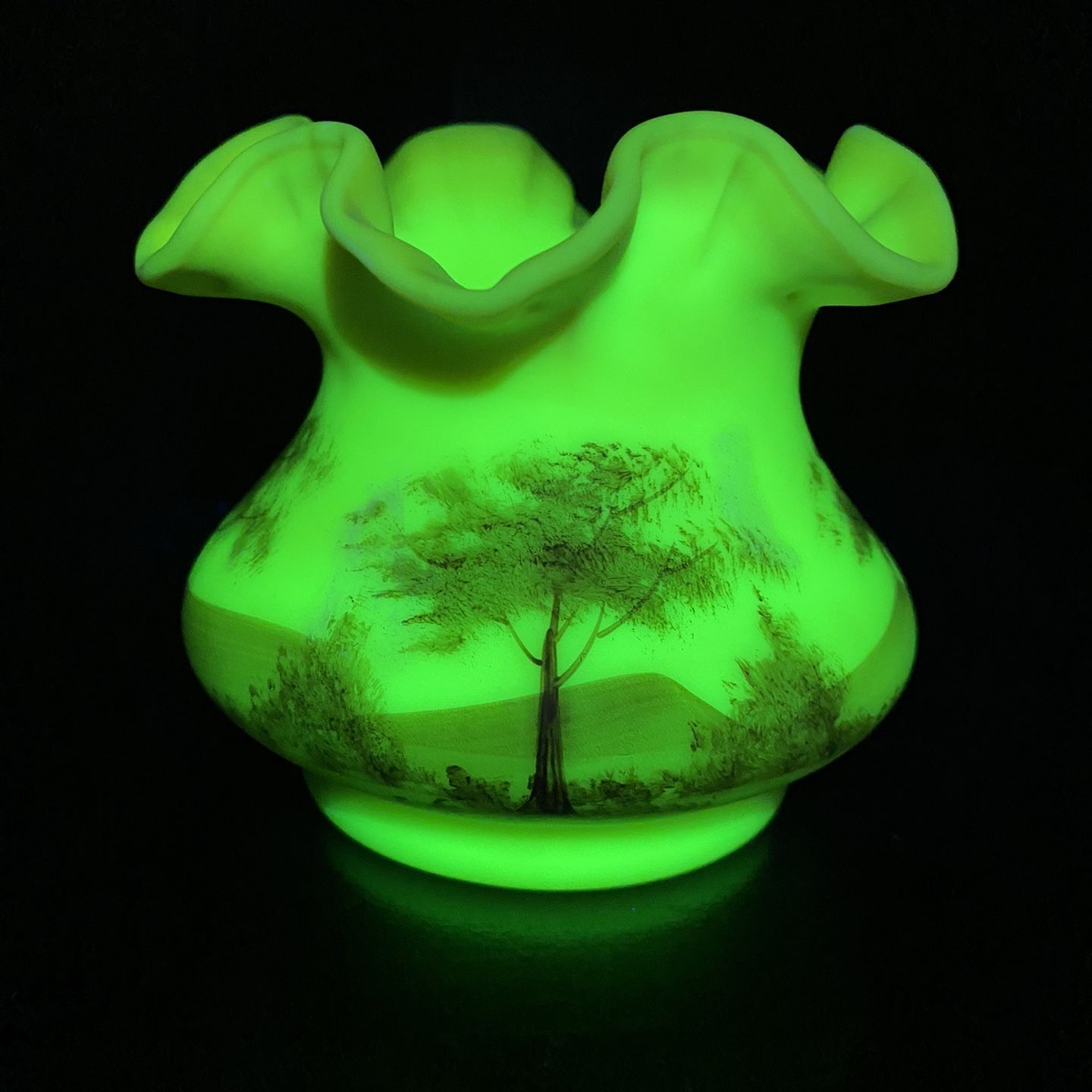 Antique Style Vintage Fenton Burmese Custard Uranium Vaseline 