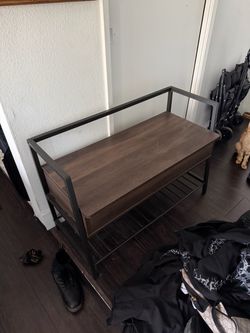 Shoe rack with storage