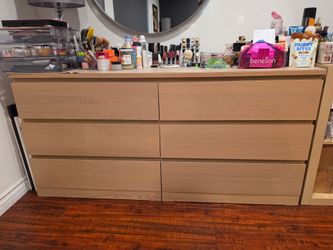 Light Oak 6-Drawer Dresser