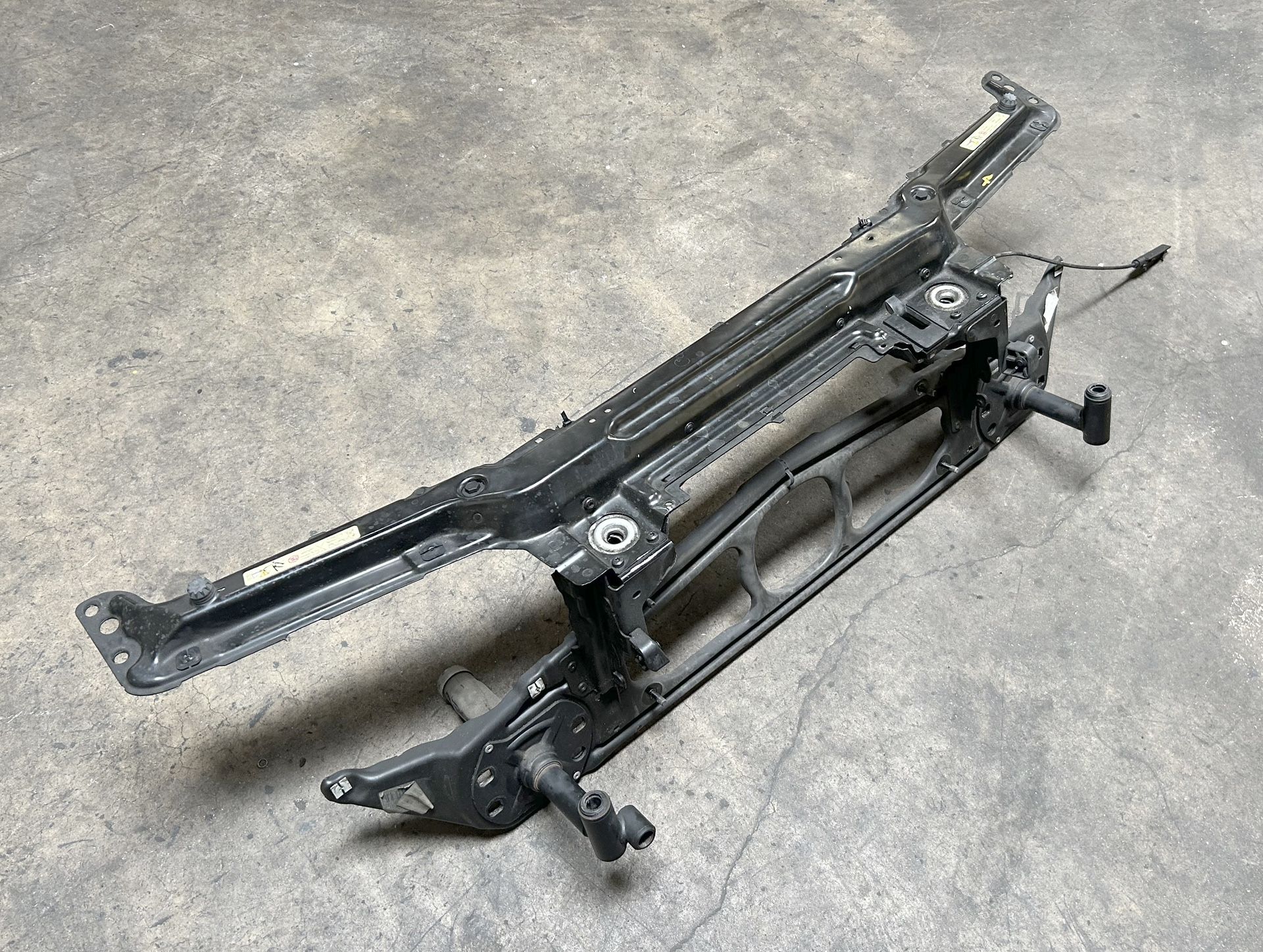 BMW E46 330 325 FRONT CORE SUPPORT