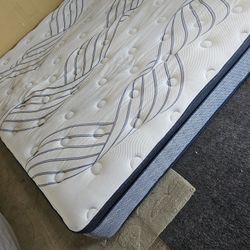 Serta Perfectsleeper King Mattress And Box Spring 🌙 
