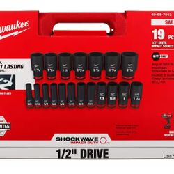 Milwaukee SHOCKWAVE 1/2 in. Drive SAE 6 Point Impact Socket Set (19-Piece)