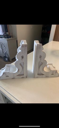 Pier One BookEnds