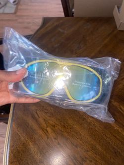 Protective shield swimming goggles