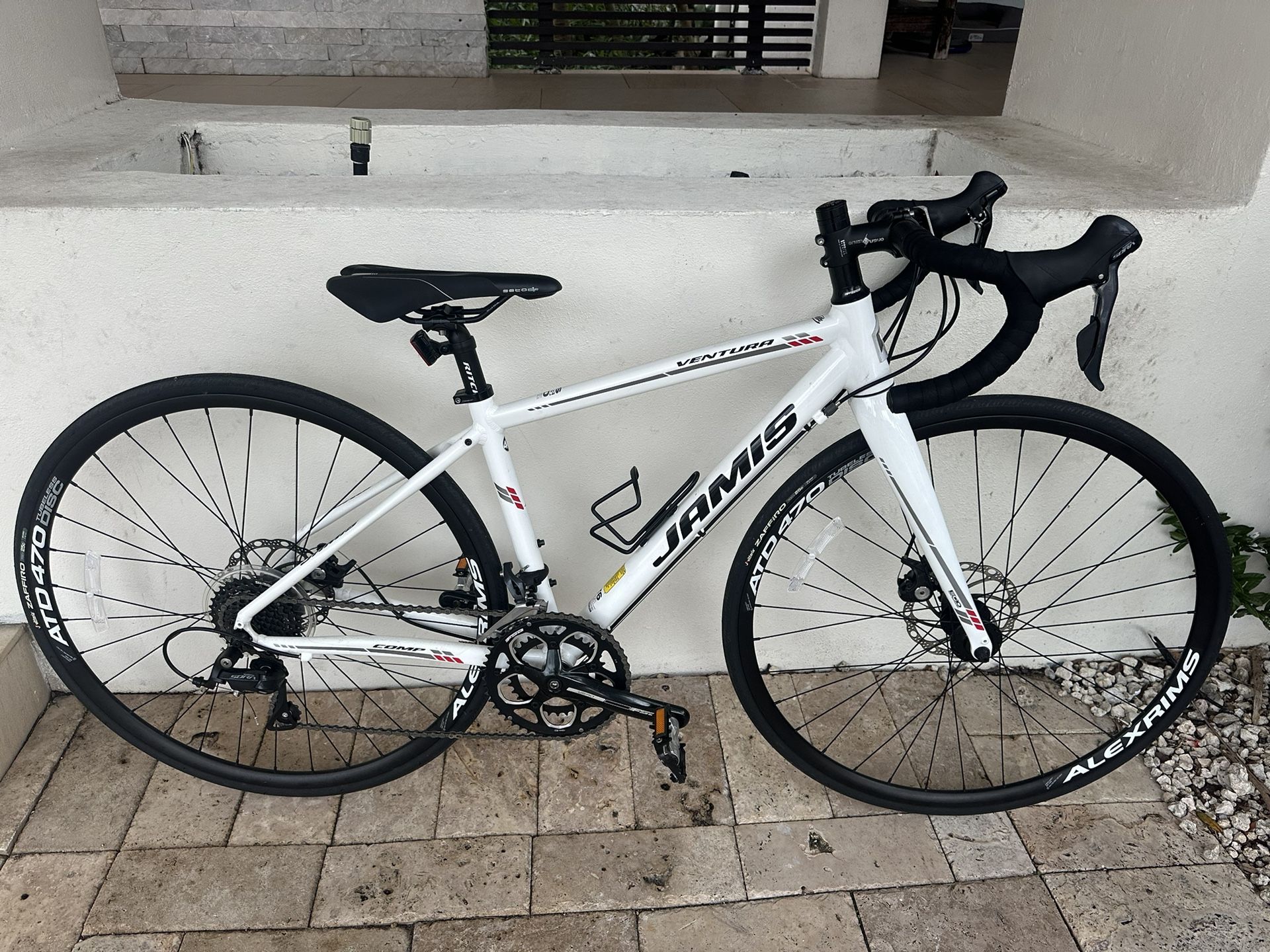 Jamis Ventura T6 6061 Road Bike Bicycle Size 44