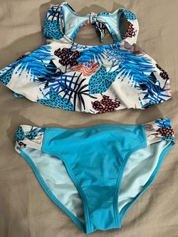 Girls swimsuit