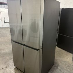 2022 Bespoke Samsung 28.6cu ft 4-Door Smart fridge Dual Ice Maker can deliver  Auto fill filtered water, pitcher Retail price $2,299.00