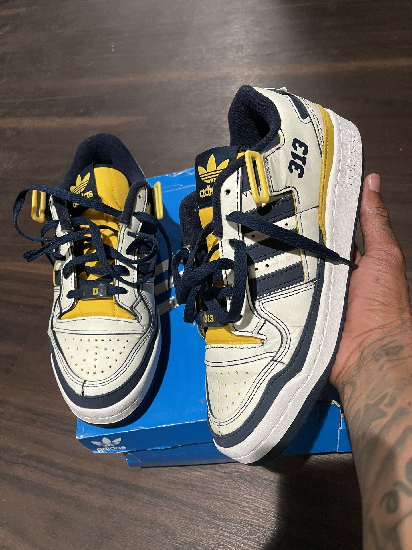 Detroit Adidas Size 8! F R E E