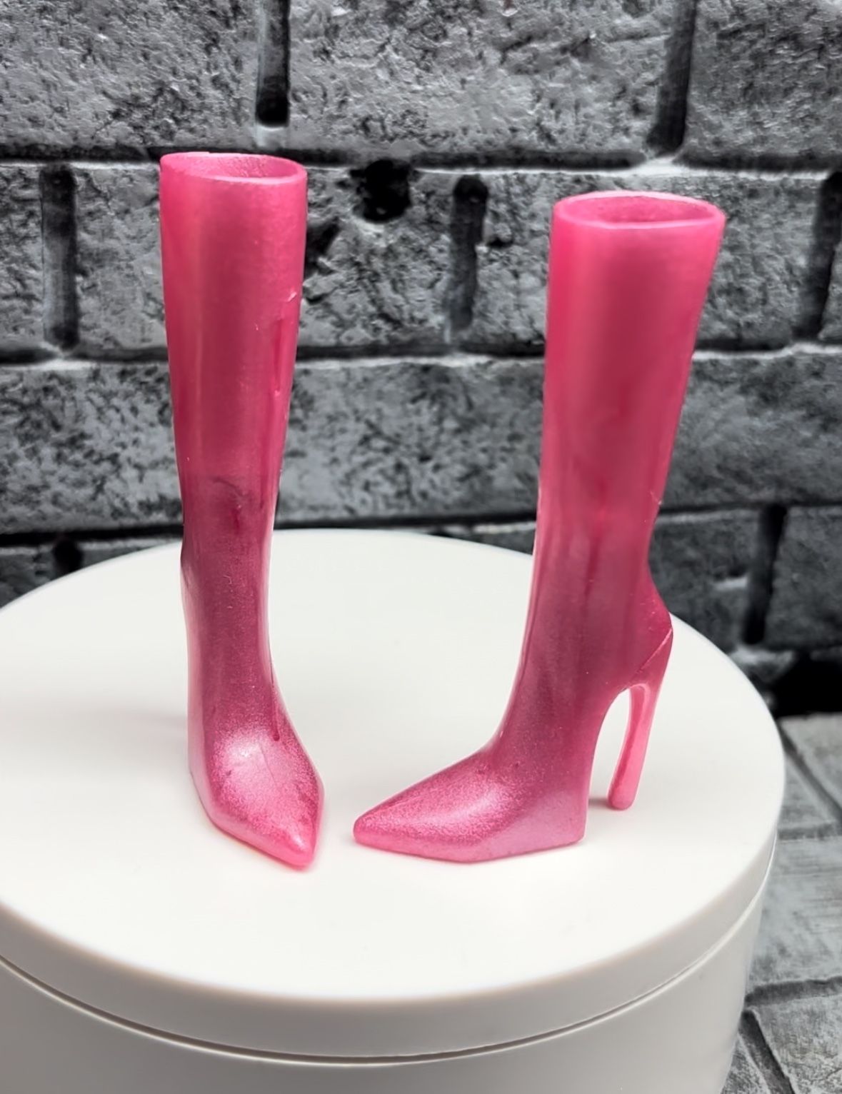Bratz Girlz Really Rock Long boots COLOR: White shimmer creamy pink metallic