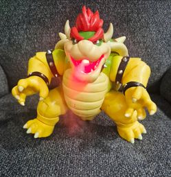 Super Mario Bowser Figure with Light Up Mouth Smoke Fire Breathing Effect