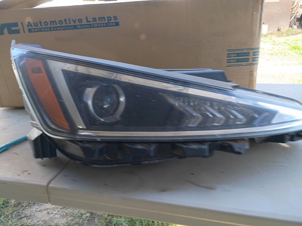 2020  Elentra Passenger Headlight 