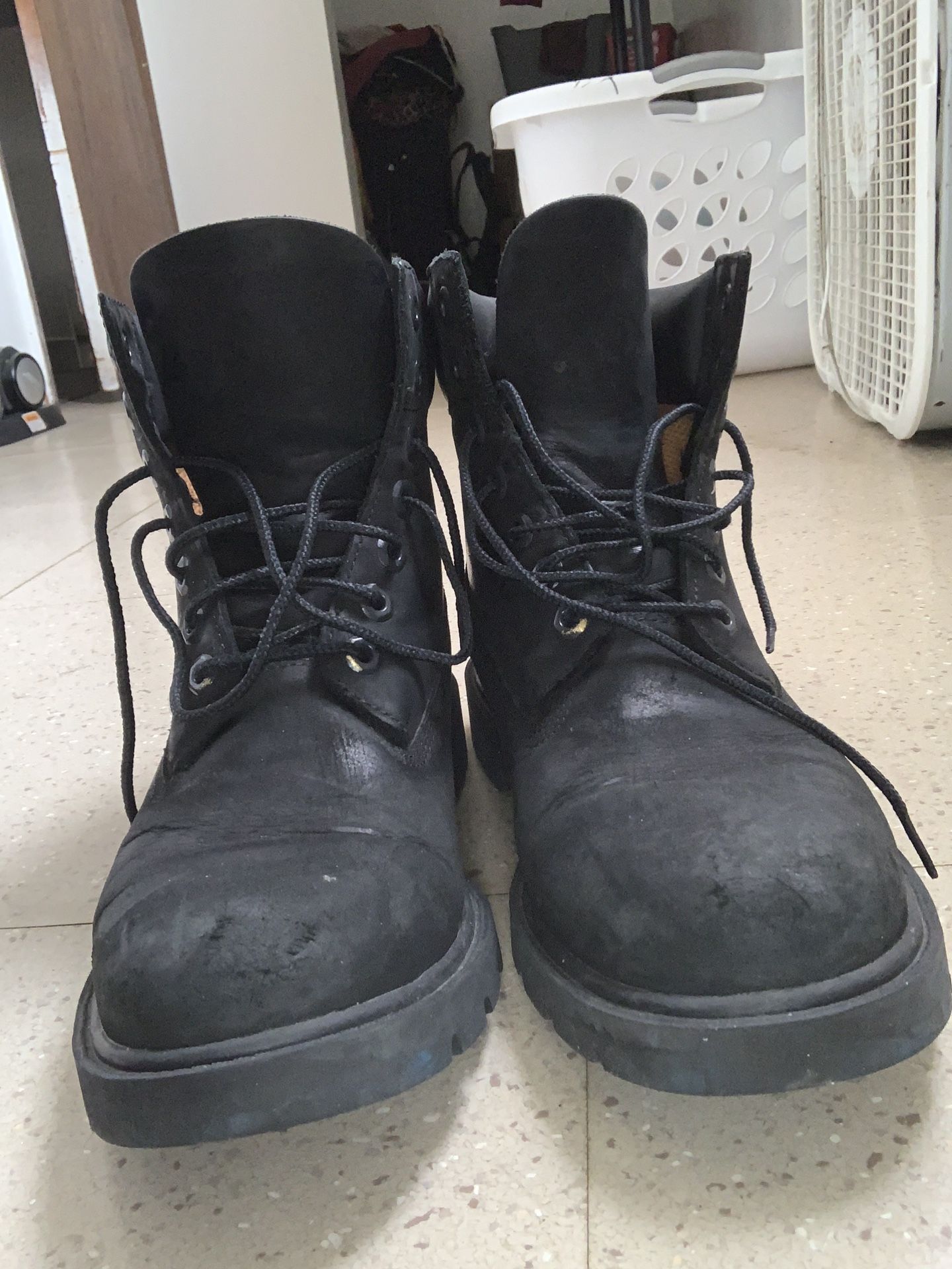 Used Men’s Timberland Boots Size 8 Black