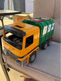 Garbage Truck