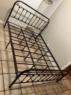 Queen size metal bed