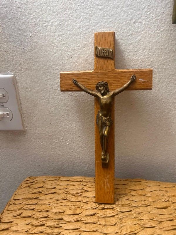 CRUSIFIJO ANTIGUO DE MADERA Y BRONCE