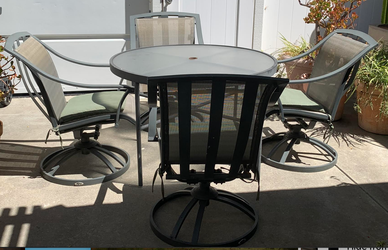 5-pc Outdoor Patio Set with Swiveling-Rocking Chairs and Extra Seat Cushions