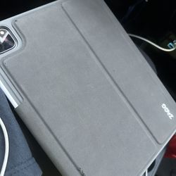 iPad Pro 11in 3rd Gen 256GB WiFi+Cellular (Apple Pencil & Zagg Pro Keys Wireless Keyboard included)