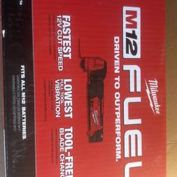 Milwaukee Multitool Kit