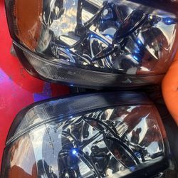 99 00 01 02 03 04 Grand Cherokee  Headlights Assembly 