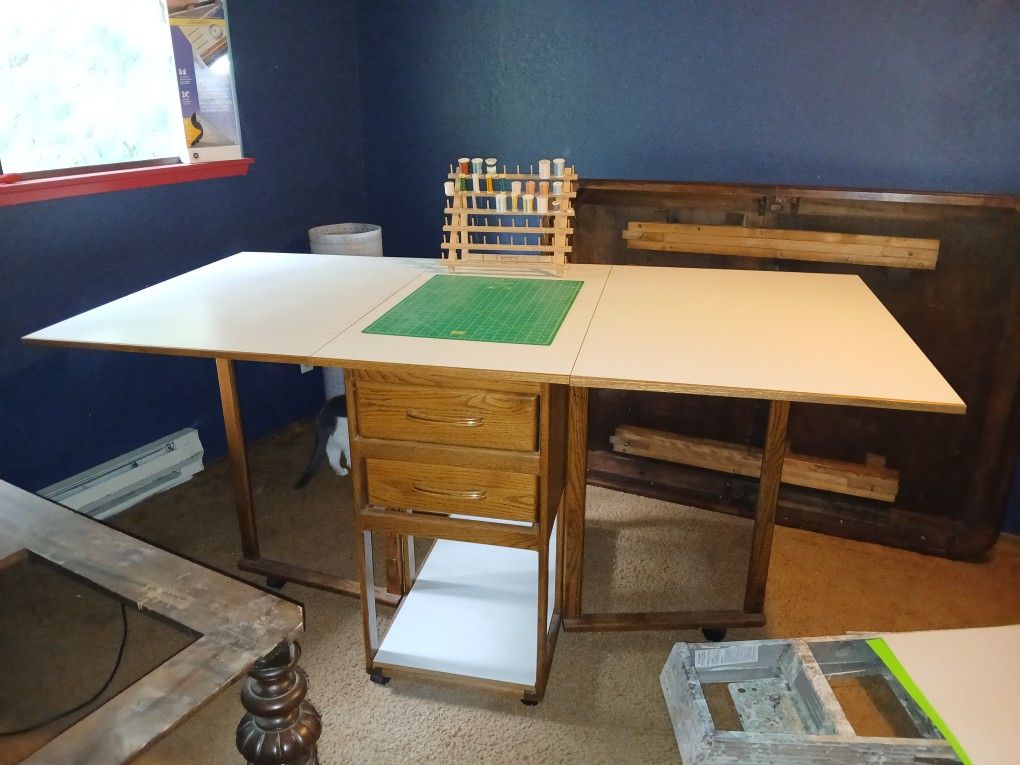 SEWING TABLE