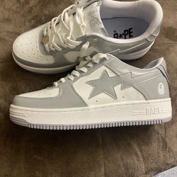size 10 grey and white bapestas 