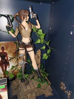 EXCLUSIVE TOMB RAIDER LEGEND SIDESHOW