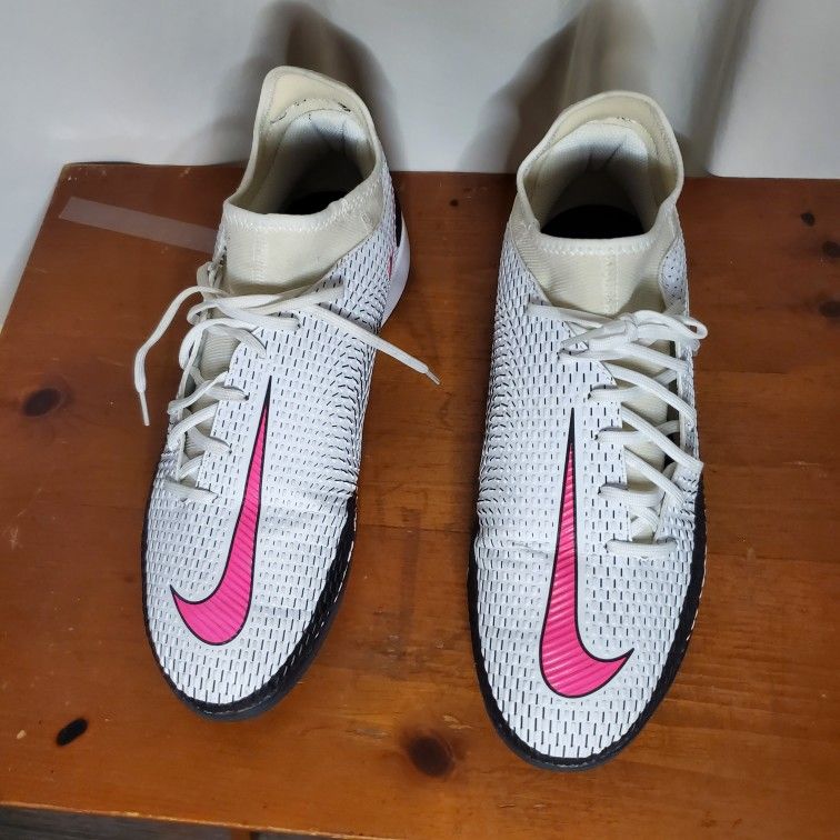 Like New Nike Phantom Indoor Soccer Shoes Men Size 11