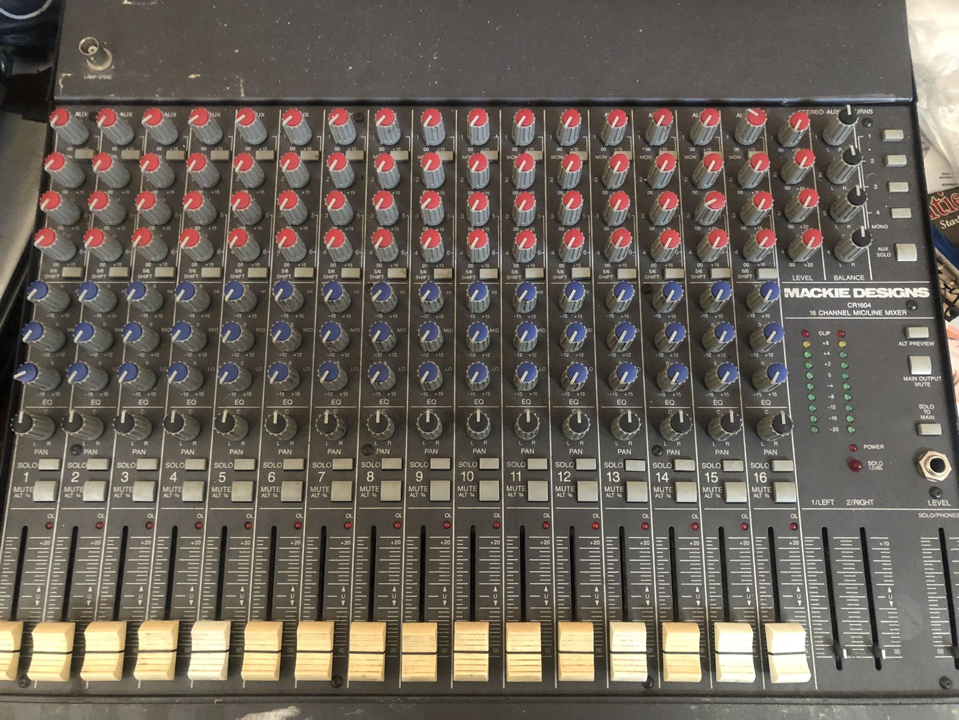 Mackie 16 Channel Mixer