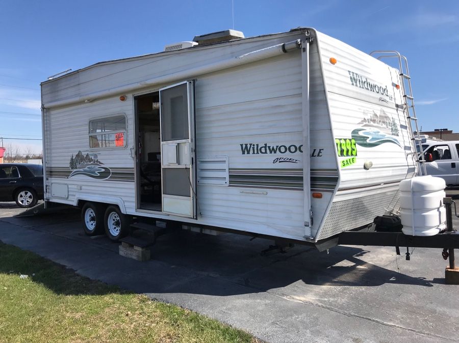 2003 FOREST RIVER WILDWOOD LE SPORT TOY HAULER 26FT CLEAN LOADED SLEEPS 6 for Sale in Middletown