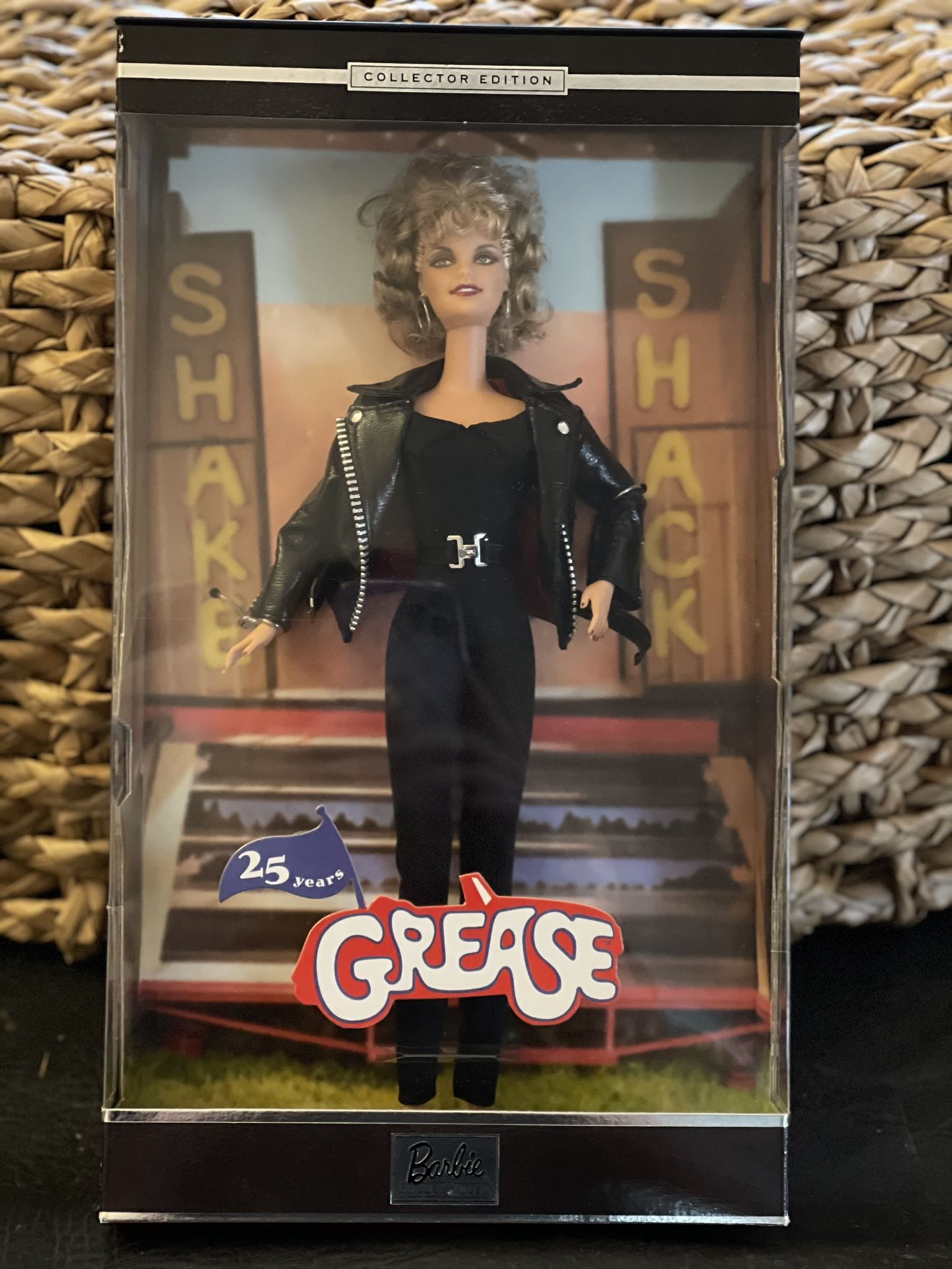 Barbie Doll 25 years Grease Sandy in Black Collector Edition 2003 Mattel NRFB