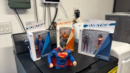 Justice League Collectibles