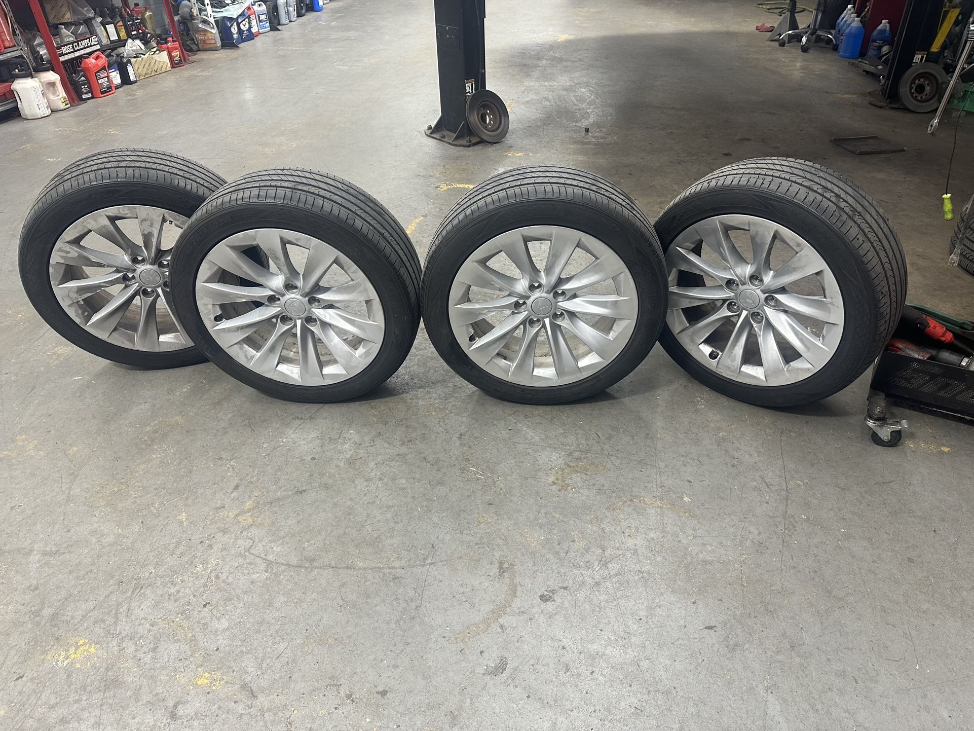 2018 Tesla model S Wheels And Tires