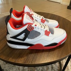 Jordan 4 Retro OG Fire Red Men’s Size 10 (New-Nuevos)