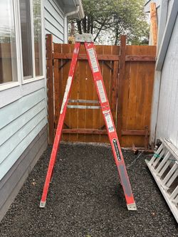 Louisville heavy duty 6-ft Fiberglass Stepladder fs1506