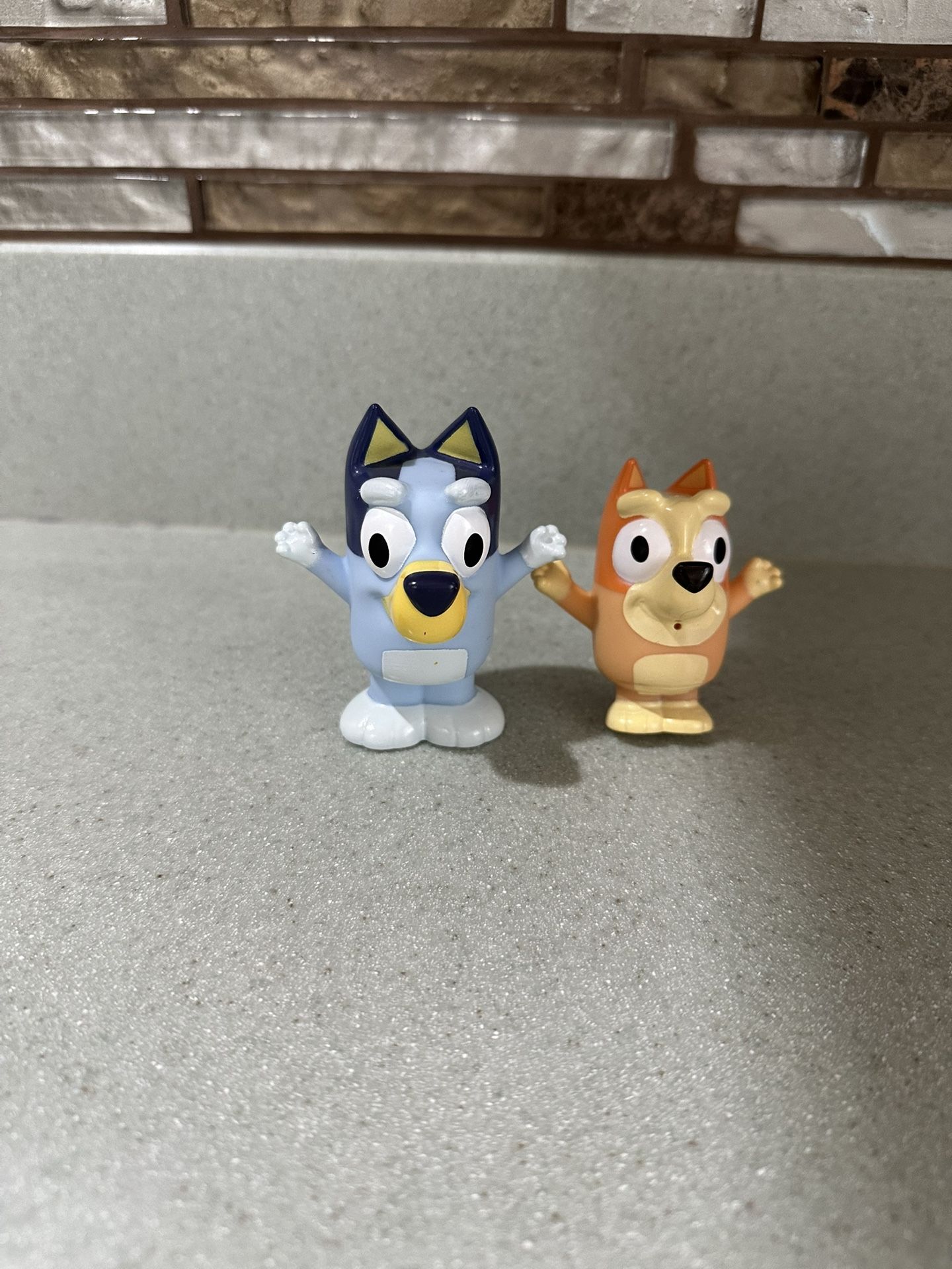 BRAND NEW BLUEY BATH SQUIRTERS 2 PIECE