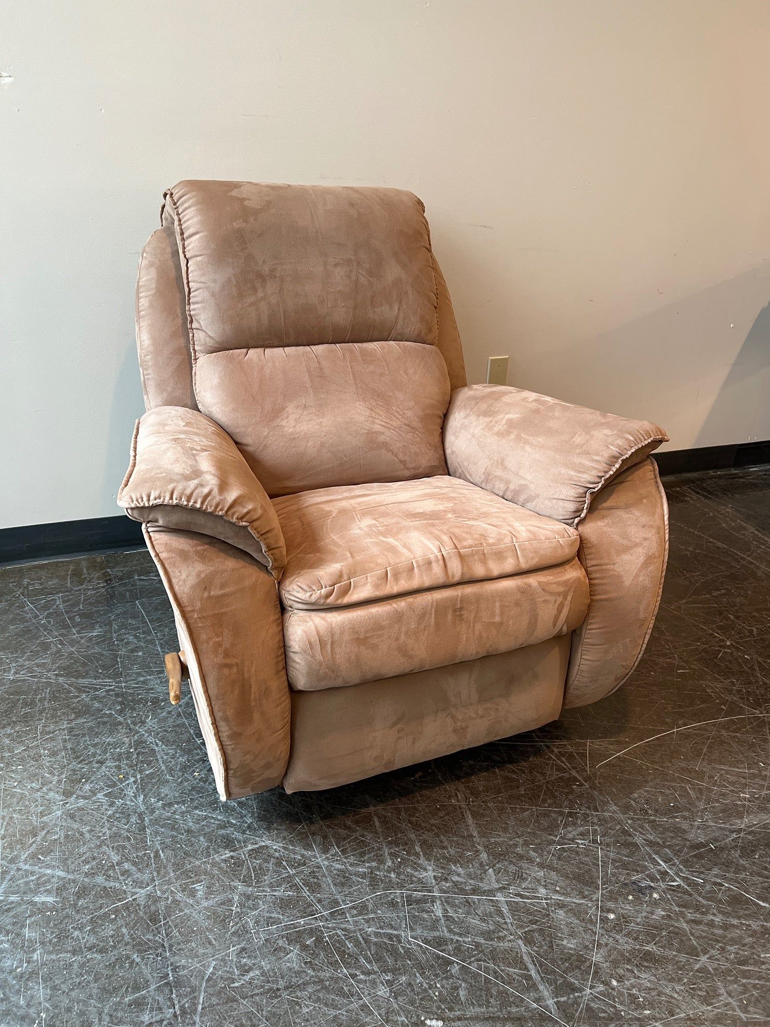 LA-Z-BOY Tan Fabric Recliner Chair