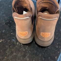 Hey Dudes Size 9