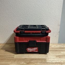 Milwaukee M18 Packout 2.5 Gallon Wet And Dry Vacuum 
