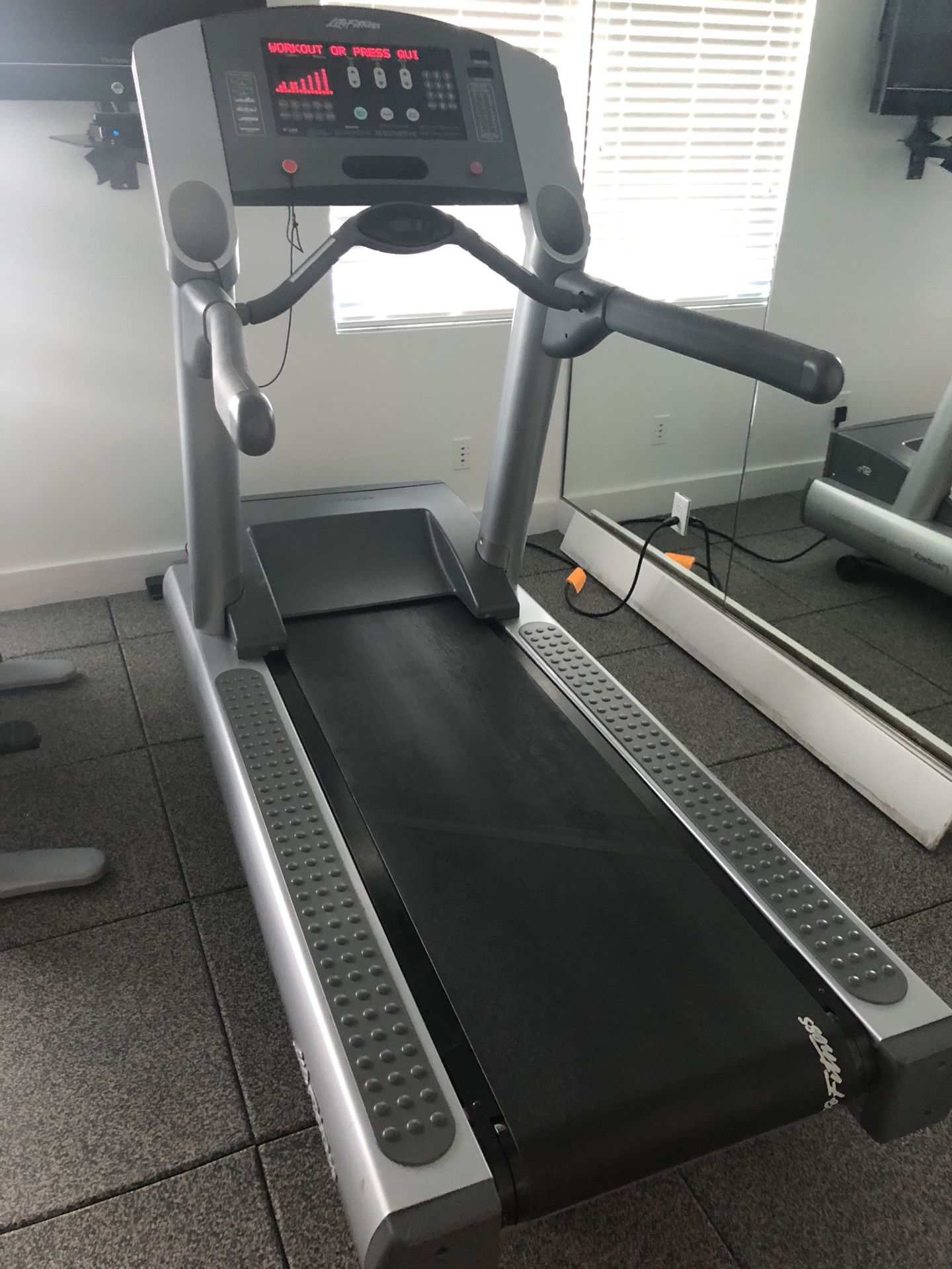 Life Fitness 97Ti Treadmill