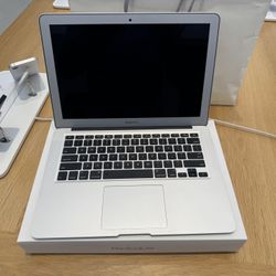 2015 MacBook Air 13” A1466 – 8GB RAM, 128GB SSD – Mint w/ Box & Charger