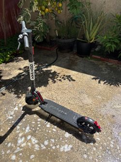 GoTrax GXL V2 Electric Scooter
