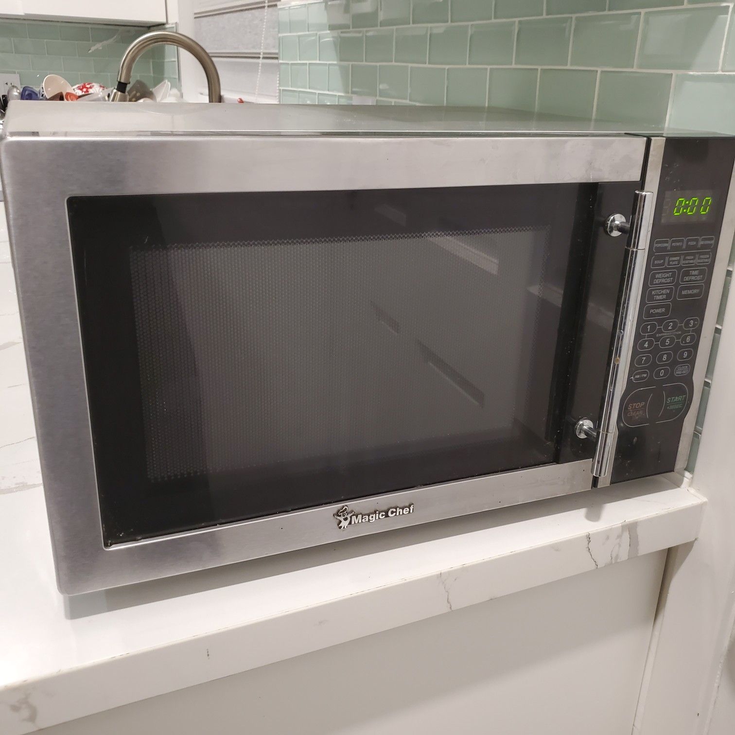 Magic Chef Microwave Oven 1000W