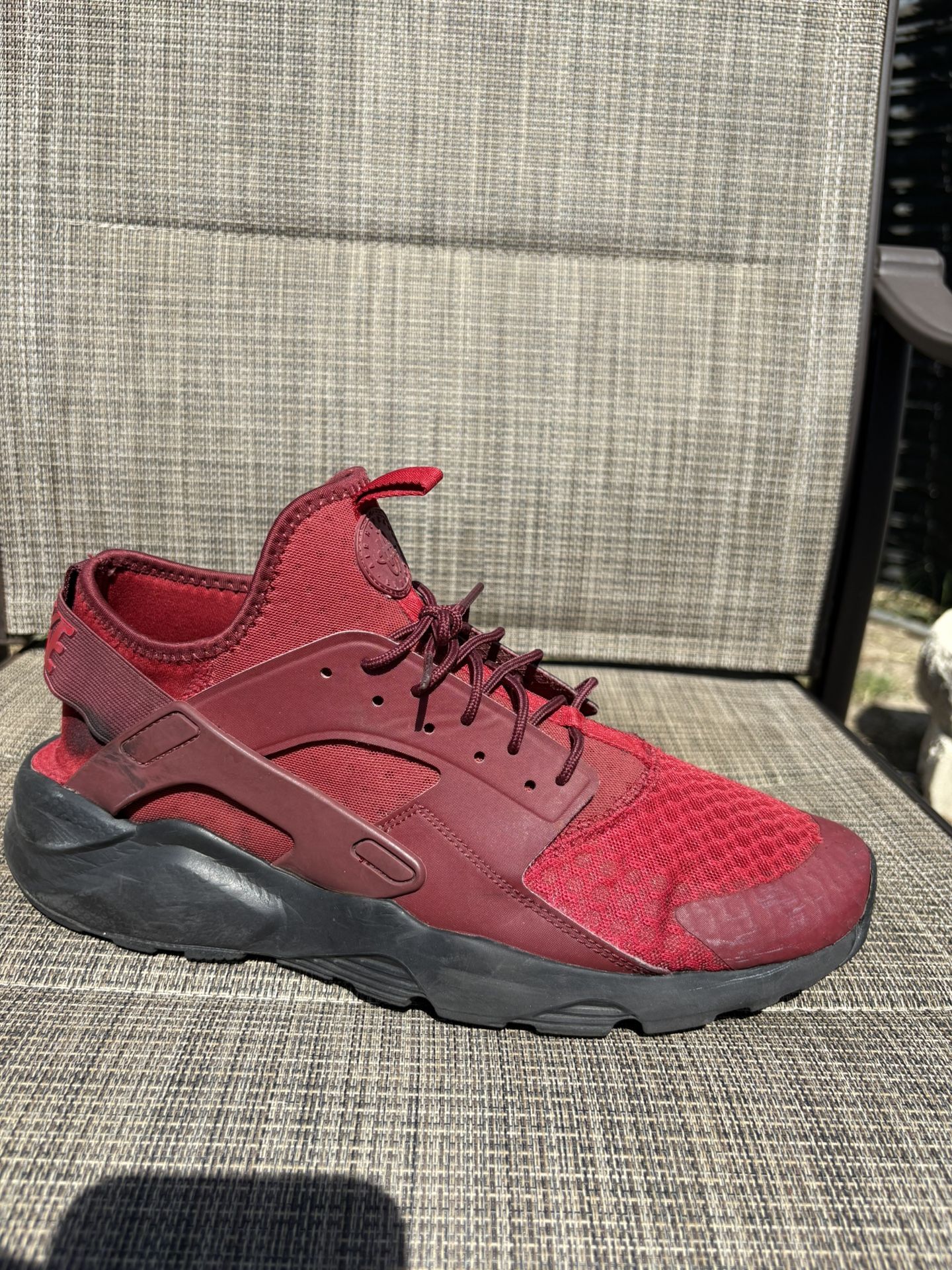 Size 11.5 - Red Nike Huarache