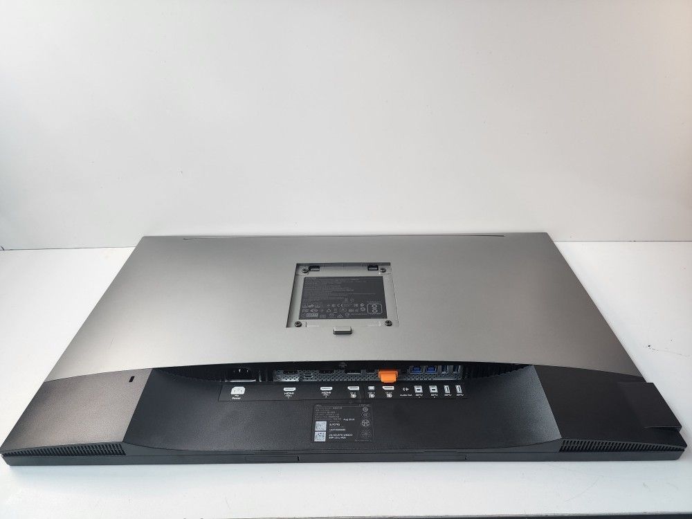 Dell Ultra Sharp UP2716D 27