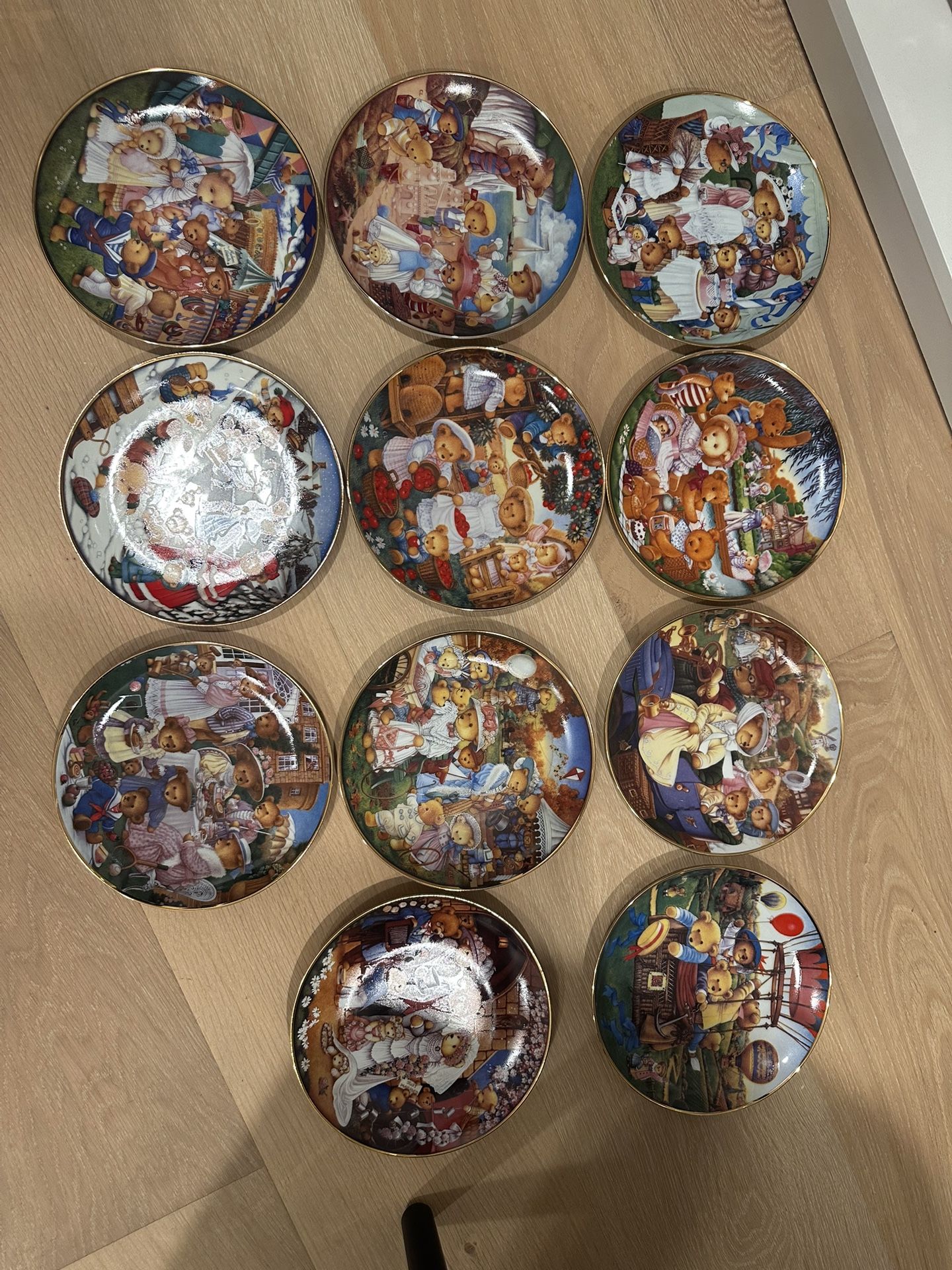 8 The Franklin Mint teddy bear special edition plates