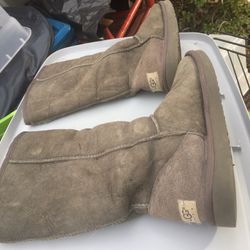 Australian UGG boots size 7 only $40